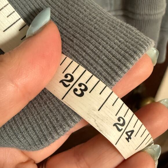 VUORI | Sedona Ribbed Half Zip Sweatshirt in Smoke Blue | Small - Picture 8 of 9